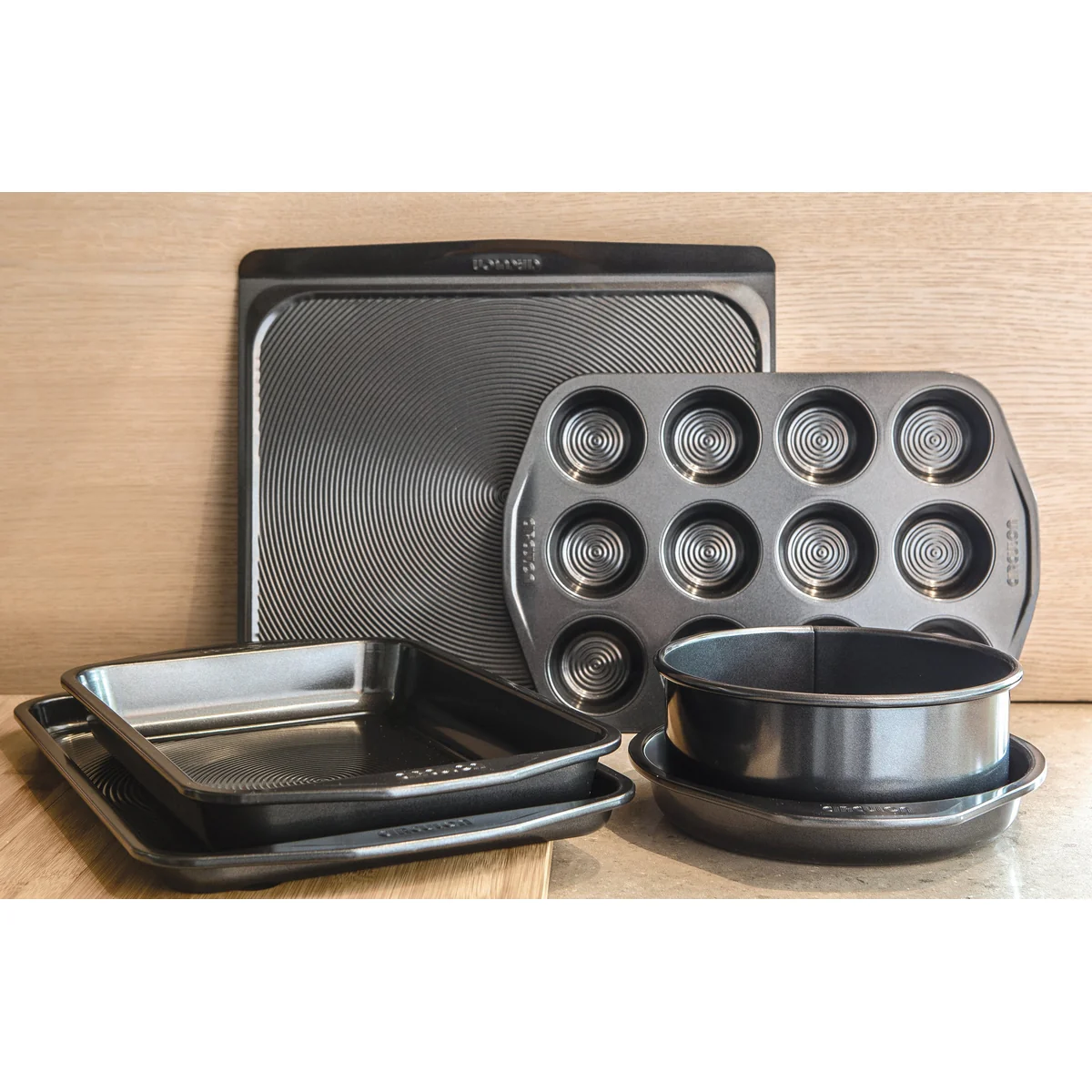 Ultimum 8" Loose Base Round Cake Tin - Image 4